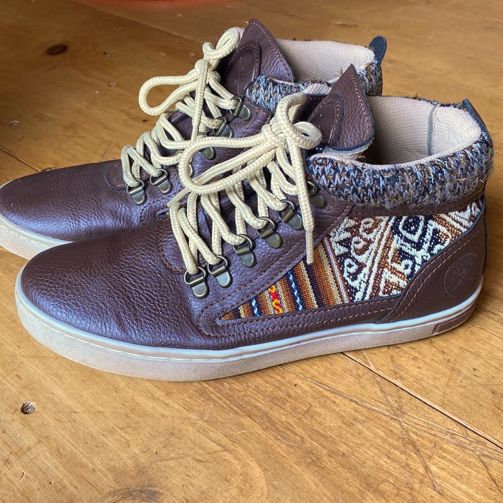 Brown leather Inkkas camping boots EUR 39